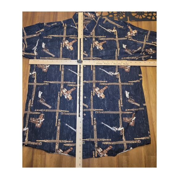Bit & Bridle Men’s Western Shirt Size L Black Revolver Print Long Sleeve EUC - Picture 6 of 8